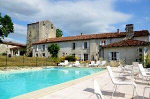 Château de Laléard et sa piscine