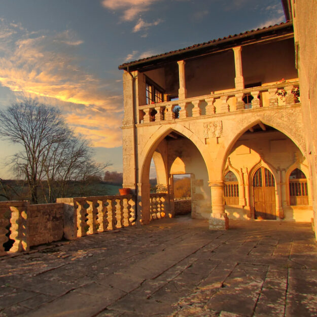 Terrasse du Château de Cibioux