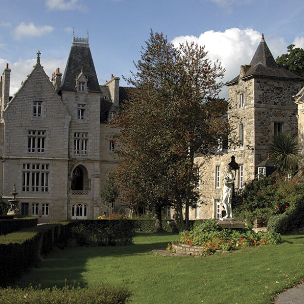 Domaine et Château du Val