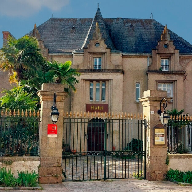 Logis Hôtel Manoir de la Barbacane