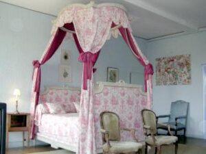 Chambre à baldaquin