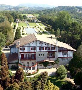 Visit to the Villa