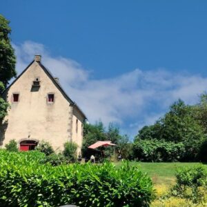 Maison de Garde Château de Chazelles, Gîte, maison d'hôtes, charme, Sancy, Auvergne, France, Europe