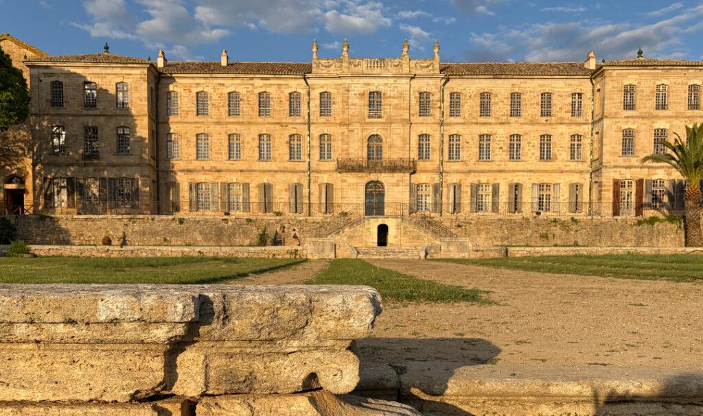 Façade occidentale de l'ancien Prieuré de Cassan