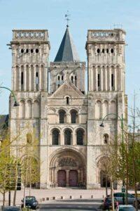 Caen Abbaye aux Dames Porche