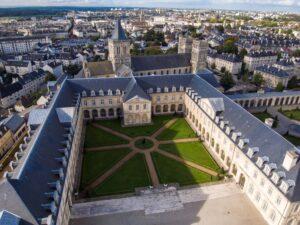 Caen Abbaye aux Dames vue aérienne