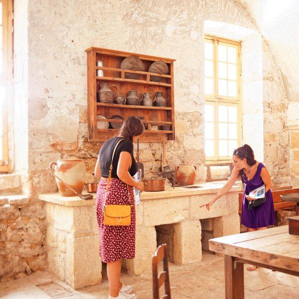 Visite patrimoniale Château de Cassan : visite libre et documentée près de Pézenas